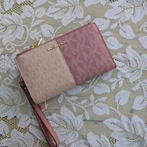 Michael Kors Color Block Jet Set Wristlet